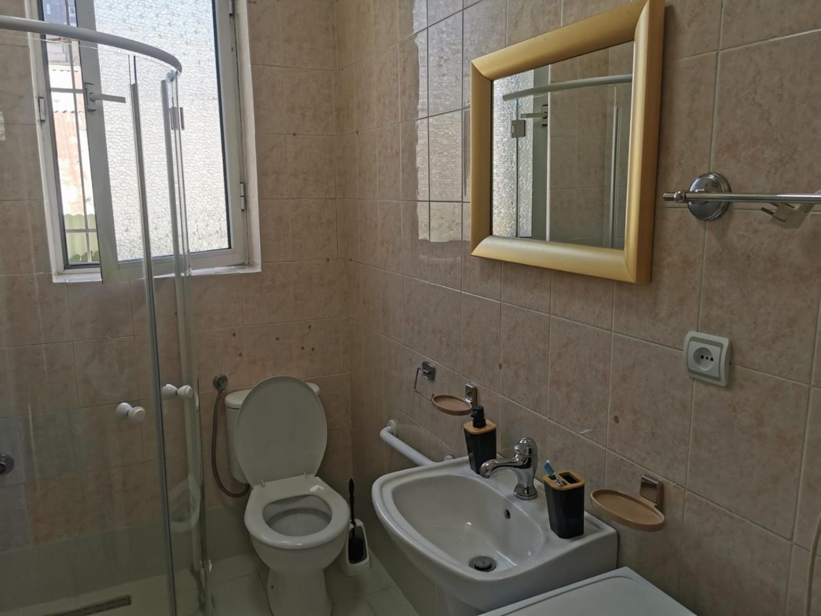 Gm Tirana Hostel Екстер'єр фото