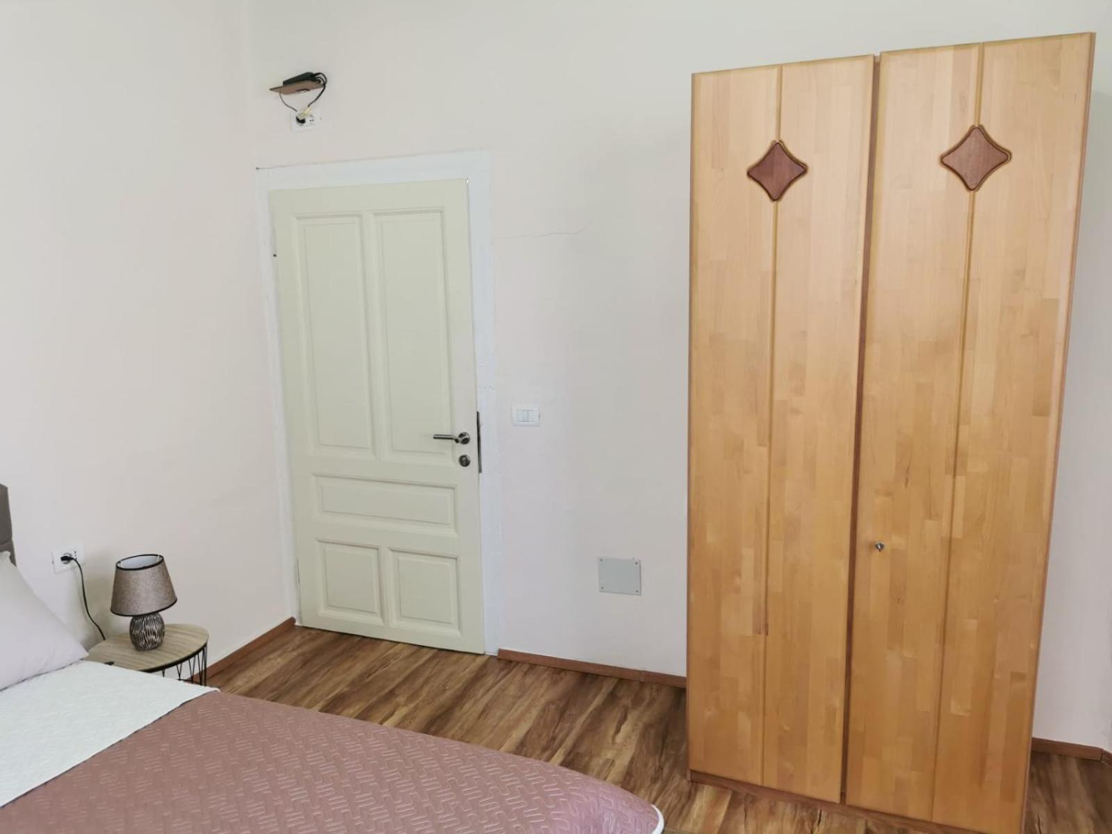 Gm Tirana Hostel Екстер'єр фото
