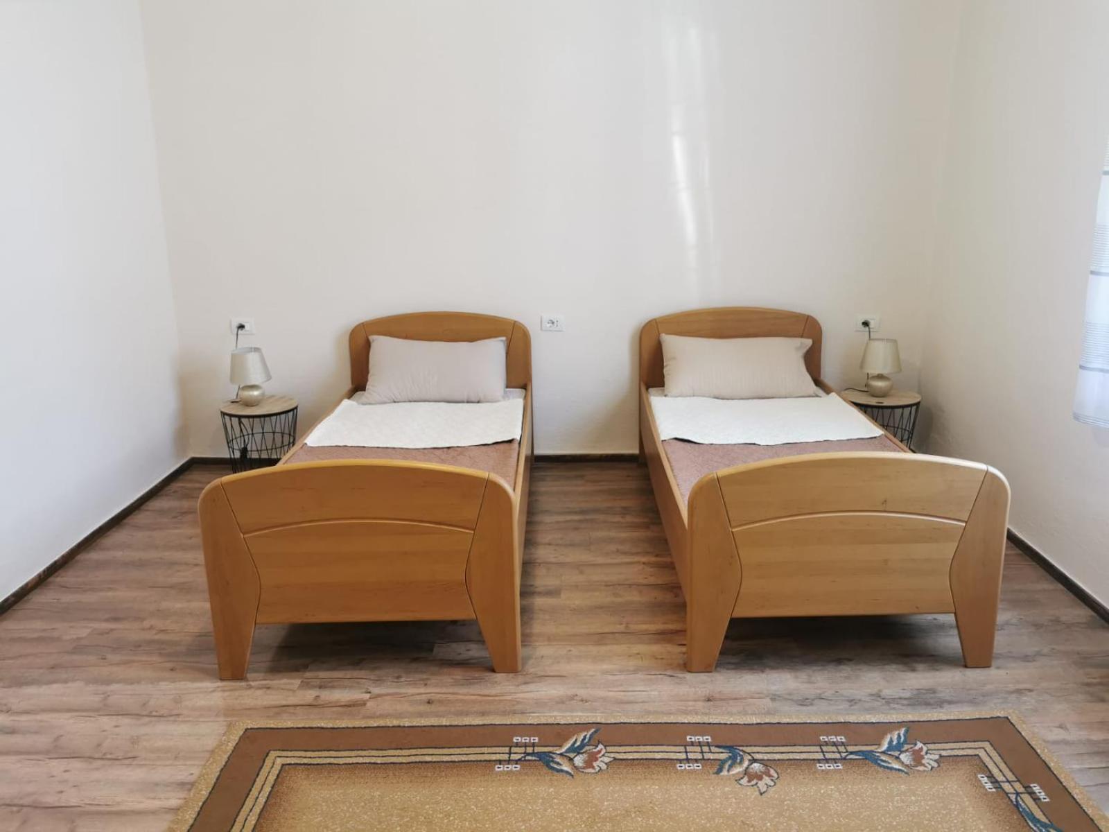 Gm Tirana Hostel Екстер'єр фото