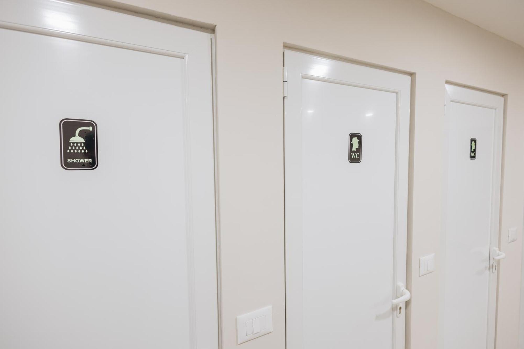 Gm Tirana Hostel Екстер'єр фото