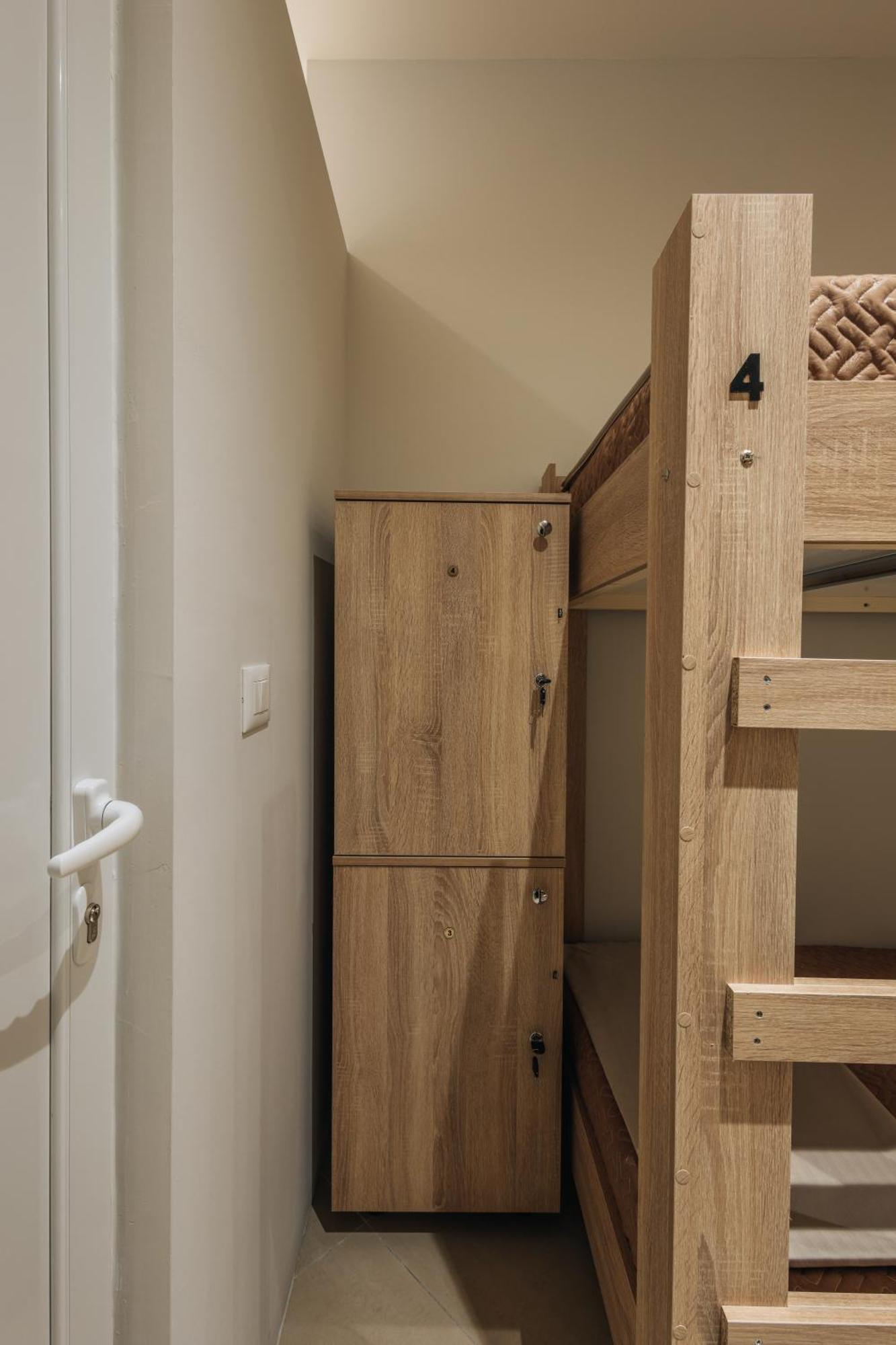Gm Tirana Hostel Екстер'єр фото