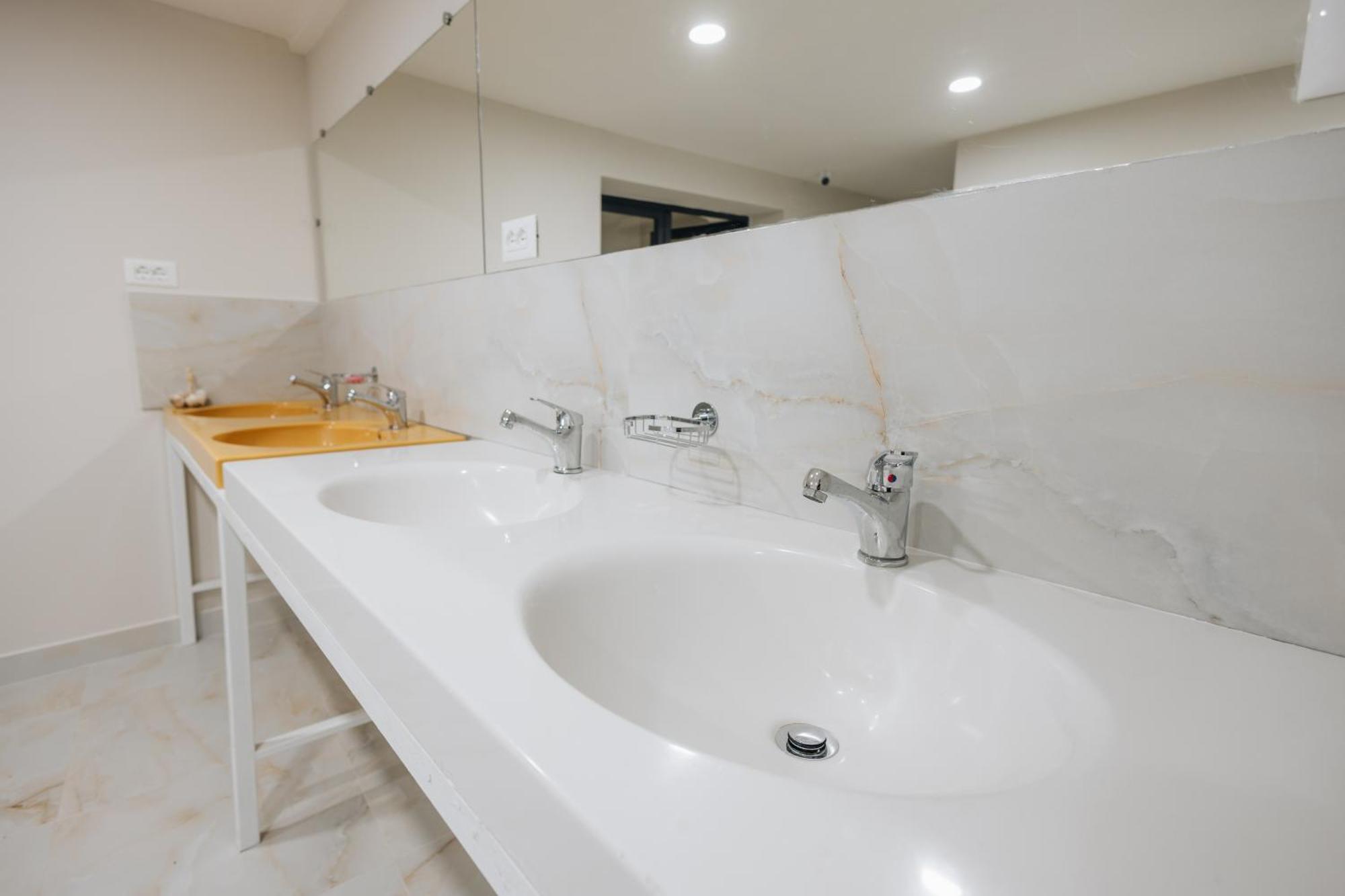 Gm Tirana Hostel Екстер'єр фото