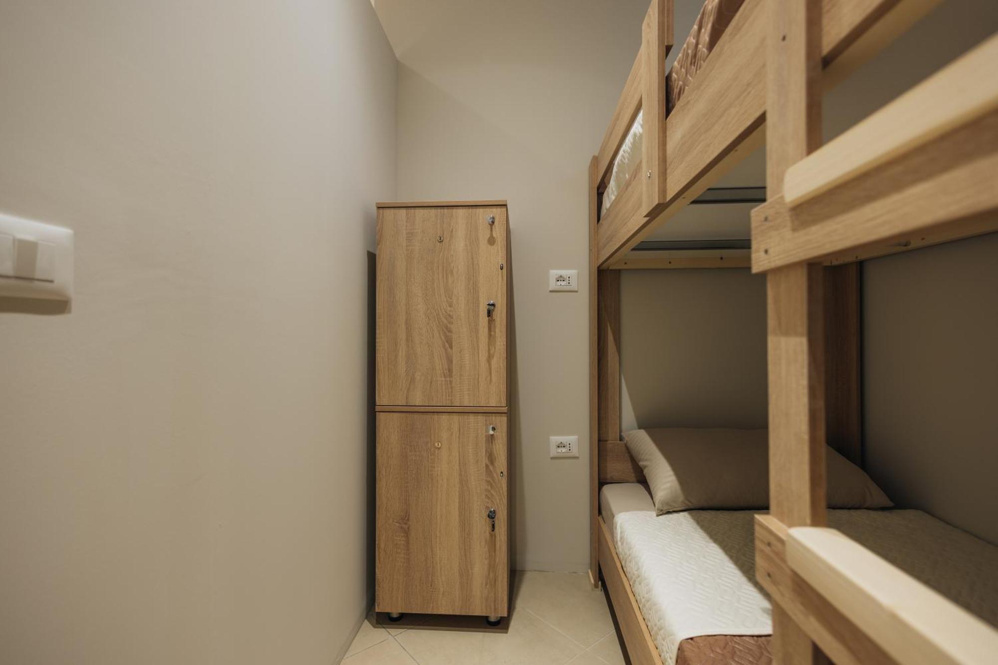 Gm Tirana Hostel Екстер'єр фото