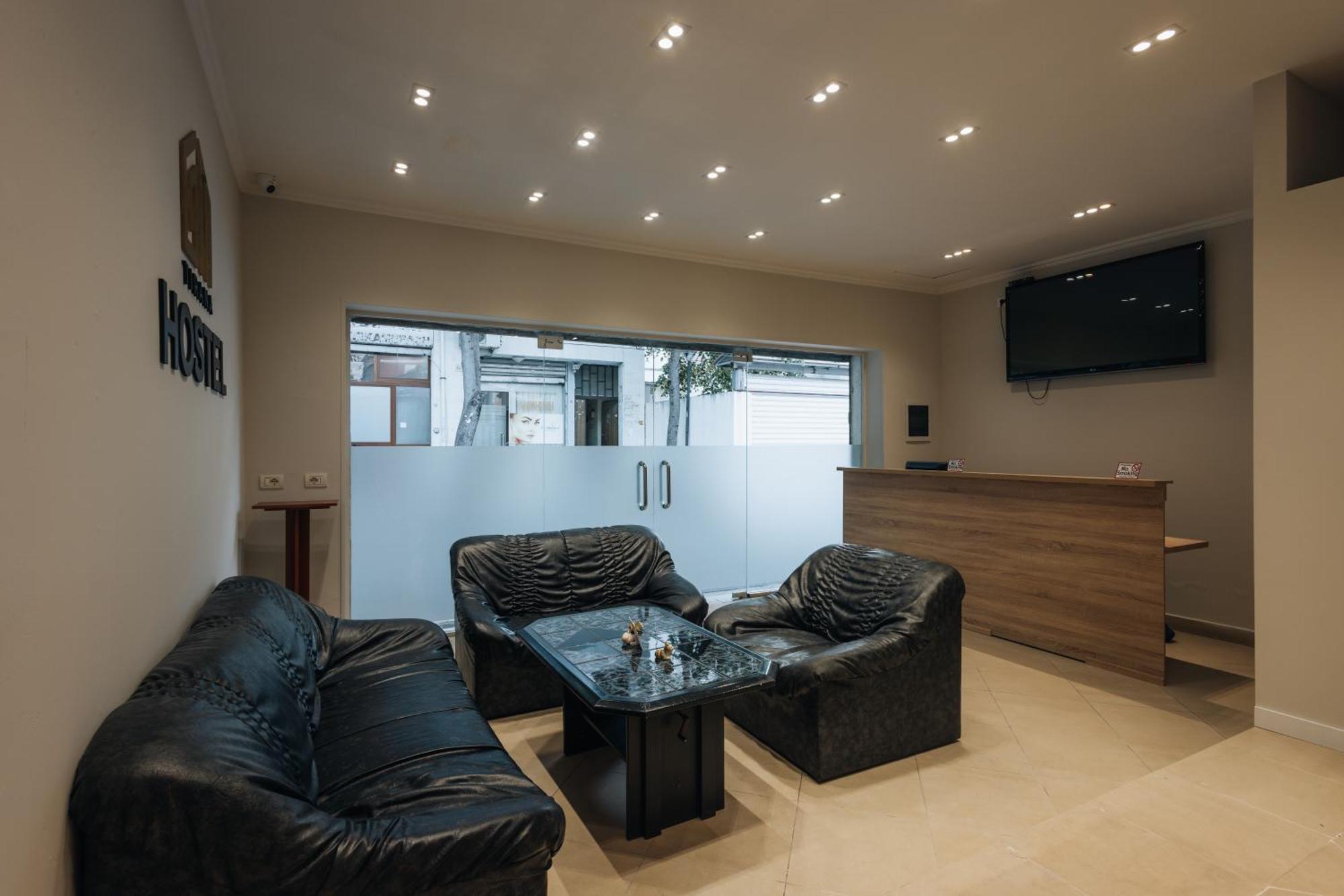 Gm Tirana Hostel Екстер'єр фото