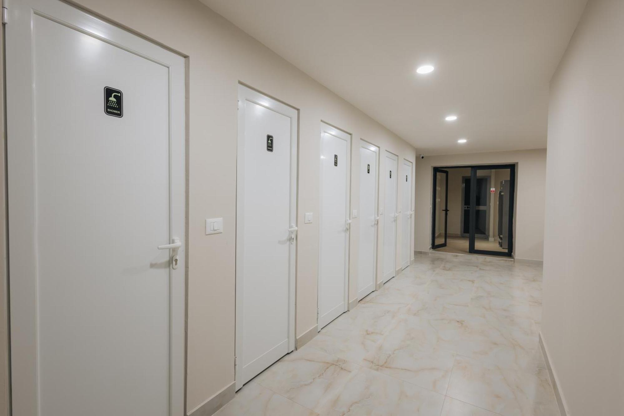 Gm Tirana Hostel Екстер'єр фото